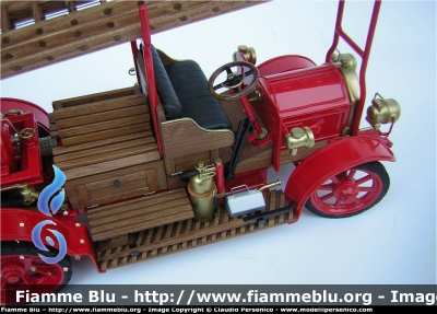 Fiat 18 BL
Vigili del Fuoco
AutoPompa - Anno 1913
Modello in scala 1:14
Parole chiave: Fiat 18_BL