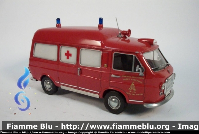 Fiat 238
Vigili del Fuoco
Ambulanza - Anno 1967
Modello in scala 1:14
Parole chiave: Fiat 238