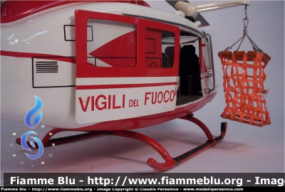 Agusta Bell AB205
Vigili del Fuoco
Elicottero - Anno 1975
Modello in scala 1:14
Parole chiave: Agusta-Bell AB205