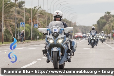 Yamaha FJR 1300 II serie
Polizia di Stato
Polizia Stradale
in scorta al Giro d'Italia 2023
Moto 16
Parole chiave: Yamaha FJR_1300_IIserie