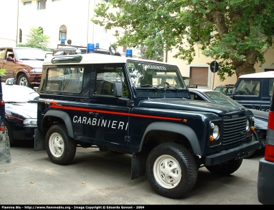 Land Rover Defender 90
Carabinieri
Autovettura Incidentata
Parole chiave: Land-Rover Defender_90 CC