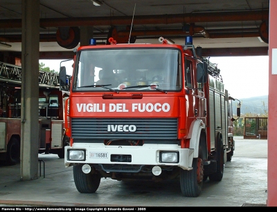 Iveco 190-26
Vigili del Fuoco
Comando di Livorno
VF 16581
Parole chiave: Iveco 190-26 VF16581 Santa_Barbara_2005