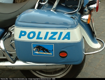 Moto Guzzi California EV
Polizia di Stato
Squadra Volante
POLIZIA D0060
POLIZIA D0061
Parole chiave: Moto-Guzzi California_EV PoliziaD0060 PoliziaD0061 Festa_della_Polizia_2005