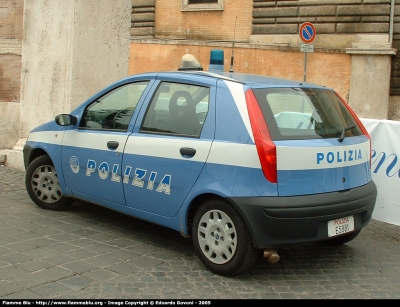 Fiat Punto II serie
Polizia di Stato
Autovettura dotata di terminale di scarico della marmitta modificato
POLIZIA E5881
Parole chiave: Fiat Punto_IIserie PoliziaE5881 Festa_della_Polizia_2005