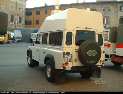 Land Rover Defender 110
Escopost
Parole chiave: Land-Rover Defender_110 Giornate_della_Protezione_Civile_Pisa_2006