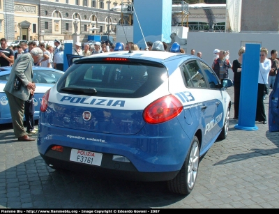 Fiat Nuova Bravo
Polizia di Stato
Polizia F3761
Parole chiave: Fiat Nuova_Bravo PoliziaF3761 Festa_della_Polizia_2007