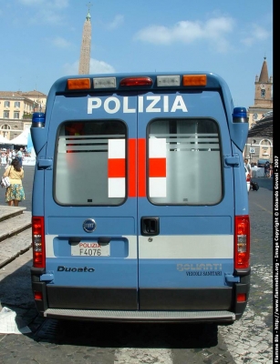 Fiat Ducato III serie
Polizia di Stato
Polizia F4076
Parole chiave: Fiat Ducato_IIIserie PoliziaF4076 Festa_della_Polizia_2007