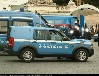 Land Rover Discovery 3
Polizia di Stato
Reparto Mobile
Polizia F5001
Parole chiave: Land-Rover Discovery_3 PoliziaF5001 Festa_della_Polizia_2008
