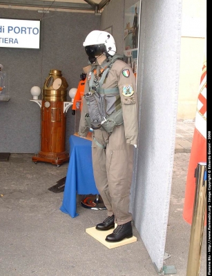 Divisa da Pilota della Guardia Costiera
Guardia Costiera
Parole chiave: Giornate_della_Protezione_Civile_Pisa_2008