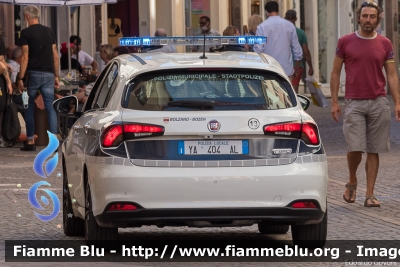Fiat Nuova Tipo
Polizia Municipale - StadtPolizei
Bolzano - Bozen
POLIZIA LOCALE YA 404 AL
Parole chiave: Fiat Nuova_Tipo POLIZIALOCALEYA404AL