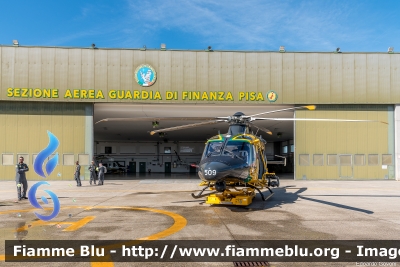 Leonardo AW169M
Guardia di Finanza
Reparto Operativo AereoNavale
Sezione Aerea di Pisa
Volpe 509
Parole chiave: Leonardo AW169M