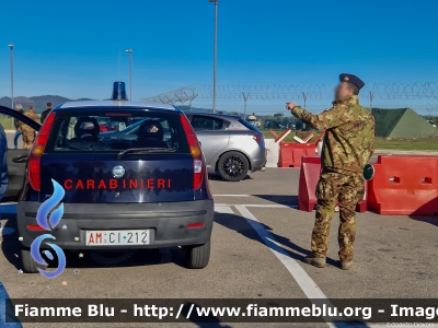 Fiat Punto III serie
Carabinieri
Polizia Militare presso l'Aereonautica Militare
4° Stormo
AM CI 212
Parole chiave: Fiat Punto_IIIserie AMCI212