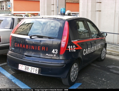 Fiat Punto II serie
Carabinieri
particolare il numero aereo riportato anche sullo sportello del bagagliaio
Parole chiave: Fiat Punto_IIserie CCBR218