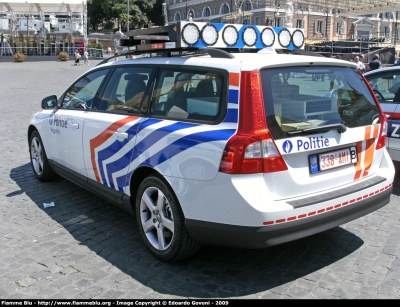 Volvo V70 III serie
Koninkrijk België - Royaume de Belgique - Königreich Belgien - Belgio
Police Fédérale
Wegpolitie - Polizia Stradale
Parole chiave: Volvo V70_IIIserie Festa_della_Polizia_2009