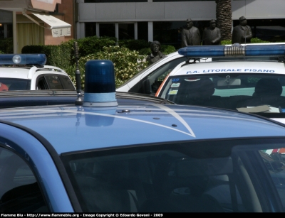 Fiat Punto II serie
Polizia di Stato
automezzo privato del faro di ricerca, qui il dettaglio del tetto
POLIZIA E5944
Parole chiave: Fiat Punto_IIserie PoliziaE5944 Festa_della_Polizia_2009