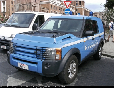 Land Rover Discovery 3
Polizia di Stato
Reparto Mobile
POLIZIA F5010
Parole chiave: Land-Rover Discovery_3 PoliziaF5010 Festa_della_Repubblica_2009