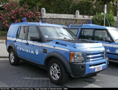 Land Rover Discovery 3
Polizia di Stato
Reparto Mobile
POLIZIA F5010
Parole chiave: Land-Rover Discovery_3 PoliziaF5010 Festa_della_Repubblica_2009