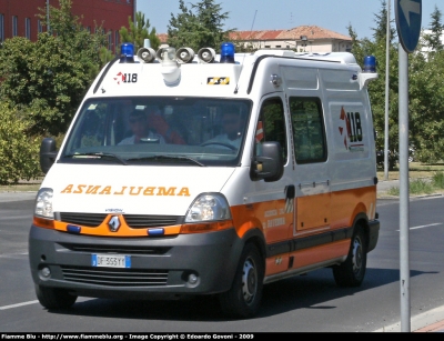 Renault Master III serie
118 Provincia di Ravenna
Azienda USL di Ravenna
Allestita Vision
Ambulanza "RA 31"
Parole chiave: Renault Master_IIIserie 118_Ravenna Ambulanza