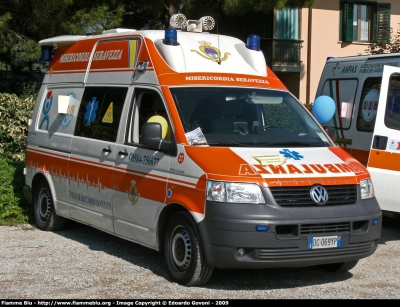 Volkswagen Transporter T5
Misericordia di Serravezza
Allestita Orion
Parole chiave: Volkswagen Transporter_T5 118_Versilia Ambulanza Misericordia_Serravezza