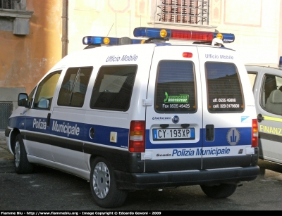 Fiat Scudo III serie
Polizia Municipale Comuni Modenesi Area Nord
Veicolo di proprietà del Comune di Cavezzo
Ora Targato POLIZIA LOCALE YA 382 AB
Parole chiave: Fiat Scudo_IIIserie POLIZIALOCALEYA382AB