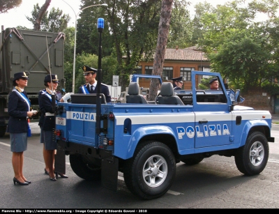 Land Rover Defender 90
Polizia di Stato
Polizia E8340
Parole chiave: Land-Rover Defender_90 PoliziaF8340 Festa_Della_Repubblica_2010
