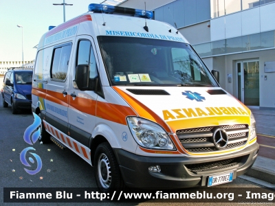 Mercedes-Benz Sprinter III serie
Misericordia di Prato
ambulanza allestita da Alessi & Becagli
Parole chiave: Mercedes-Benz Sprinter_IIIserie Ambulanza