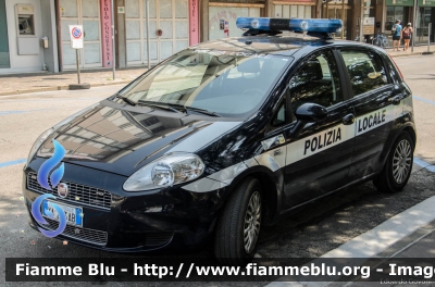 Fiat Grande Punto
Polizia Locale Jesolo (VE)
Allestita Bertazzoni
POLIZIA LOCALE YA 273 AB
Parole chiave: Fiat Grande_Punto POLIZIALOCALEYA273AB