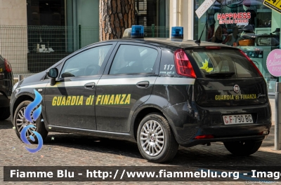 Fiat Grande Punto
Guardia di Finanza
GdiF 790 BG
Parole chiave: Fiat Grande_Punto GdiF790BG Jesolo_EAS-2017