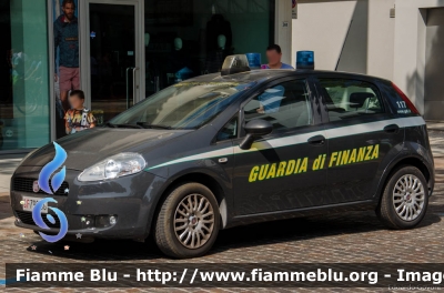 Fiat Grande Punto
Guardia di Finanza
GdiF 790 BG
Parole chiave: Fiat Grande_Punto GdiF790BG Jesolo_EAS-2017