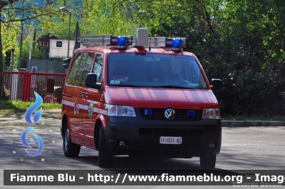 Volkswagen Transporter T5
Vigili del Fuoco
Corpo Permanente di Bolzano
Berufsfeuerwehr Bozen
Polisoccorso
VF 021 BZ
Parole chiave: Volkswagen Transporter_T5 VF021BZ