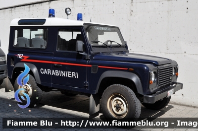 Land-Rover Defender 90
Carabinieri
CC AY 935
Parole chiave: Land-Rover Defender_90 CCAY935
