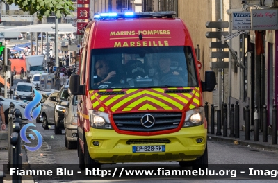 Mercedes-Benz Sprinter III serie restyle
France - Francia
Marins Pompiers de Marseille
VSAV 66
Allestimento Sanicar di Gruau
Parole chiave: Mercedes-Benz Sprinter_IIIserie_restyle Ambulanza