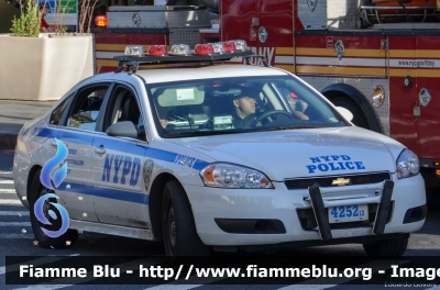Chevrolet Impala
United States of America-Stati Uniti d'America
New York Police Department
Transit District 2
Parole chiave: Chevrolet Impala