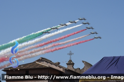 Aermacchi MB339PAN
Aeronautica Militare Italiana
313° Gruppo Addestramento Acrobatico
Stagione esibizioni 2018
Parole chiave: Aermacchi MB339PAN Festa_della_Repubblica_2018