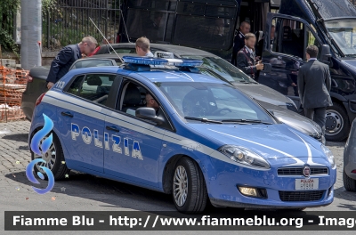 Fiat Nuova Bravo
Polizia di Stato
Squadra Volante
POLIZIA H5988
Parole chiave: Fiat Nuova_Bravo POLIZIAH5988 Festa_della_Republica_2014