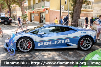Lamborghini Huracán LP 610-4
Polizia di Stato
Polizia Stradale
POLIZIA M2658
Parole chiave: Lamborghini Huracán_LP_610-4 POLIZIAM2658 Valore_Tricolore_2019