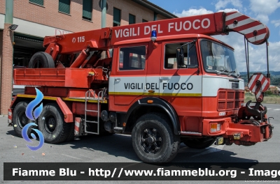 Fiat 697NP
Vigili del Fuoco
Comando Provinciale di Pistoia
Distaccamento di Montecatini Terme
AutoGru da 16 ton allestimento Cristanini
VF 10745
Parole chiave: Fiat 697NP VF10745