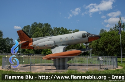 Piaggio-Douglas PD-808
Aeronautica Militare Italiana
Monumento a Lucca
Parole chiave: Piaggio-Douglas PD-808