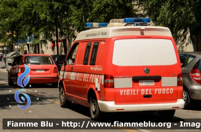 Volkswagen Transporter T5
Vigili del Fuoco
Comando Provinciale di Firenze
Centro Documentazione Video - Regia Mobile
VF 23250
Parole chiave: Volkswagen Transporter_T5 VF23250 Raduno_Nazionale_VVF_2017