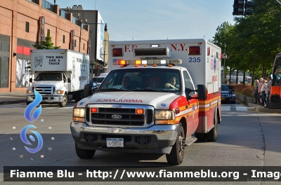 Ford F350
United States of America - Stati Uniti d'America
New York Fire Department
235
Parole chiave: Ford F350 Ambulanza