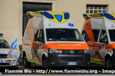 Volkswagen Transporter T5 Restyle
Corpo Volontari Valle di Non (TN)
Allestimento "Hornis Blue" di Ambulanz Mobile
Parole chiave: Volkswagen Transporter_T5_Restyle Ambulanza