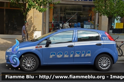 Fiat Grande Punto
Polizia di Stato
Servizio Aereo
POLIZIA H1826
Parole chiave: Fiat Grande_Punto POLIZIAH1826 Festa_della_Protezione_Civile_2012