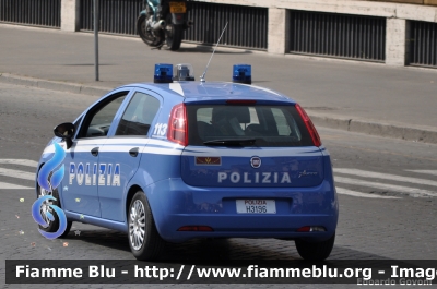 Fiat Grande Punto
Polizia di Stato
Reparto Mobile
POLIZIA H3196
Parole chiave: Fiat Grande_Punto POLIZIAH3196 Festa_della_Repubblica_2011