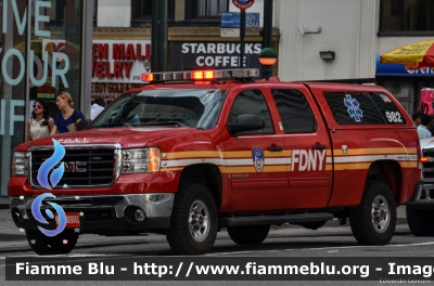 GMC 2500Hd
United States of America - Stati Uniti d'America
New York Fire Department
982
Parole chiave: GMC 2500Hd
