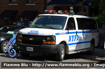 Chevrolet Express
United States of America-Stati Uniti d'America
New York Police Department
Auxiliary
Parole chiave: Chevrolet Express