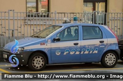 Fiat Punto II serie
Polizia di Stato
Polizia Ferroviaria
Con logo 110° anniversario di specialità
POLIZIA E6118
Parole chiave: Fiat Punto_IIserie POLIZIAE6118