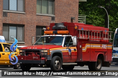 GMC Sierra 3500
United States of America - Stati Uniti d'America
New York Fire Department
Comunication
Parole chiave: GMC Sierra_3500