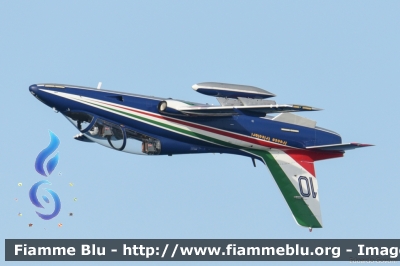 Aermacchi MB339PAN
Aeronautica Militare Italiana
313° Gruppo Addestramento Acrobatico
Stagione esibizioni 2018
Pony 10
Parole chiave: Aermacchi MB339PAN BellariaIgeaMarina2018