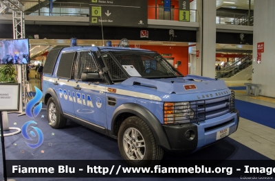 Land-Rover Discovery 3 
Polizia di Stato
Reparto Mobile
Polizia H0012
Parole chiave: Land-Rover Discovery_3 POLIZIAH0012 Sicurezza_2015