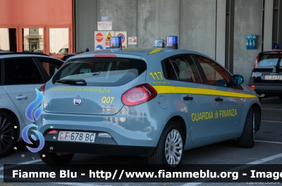 Fiat Nuova Bravo
Guardia di Finanza
GdiF 678 BC
Parole chiave: Fiat Nuova_Bravo GdiF678BC Sicurezza_2015